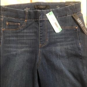 NWT Liverpool Bermuda Shorts size 8/29